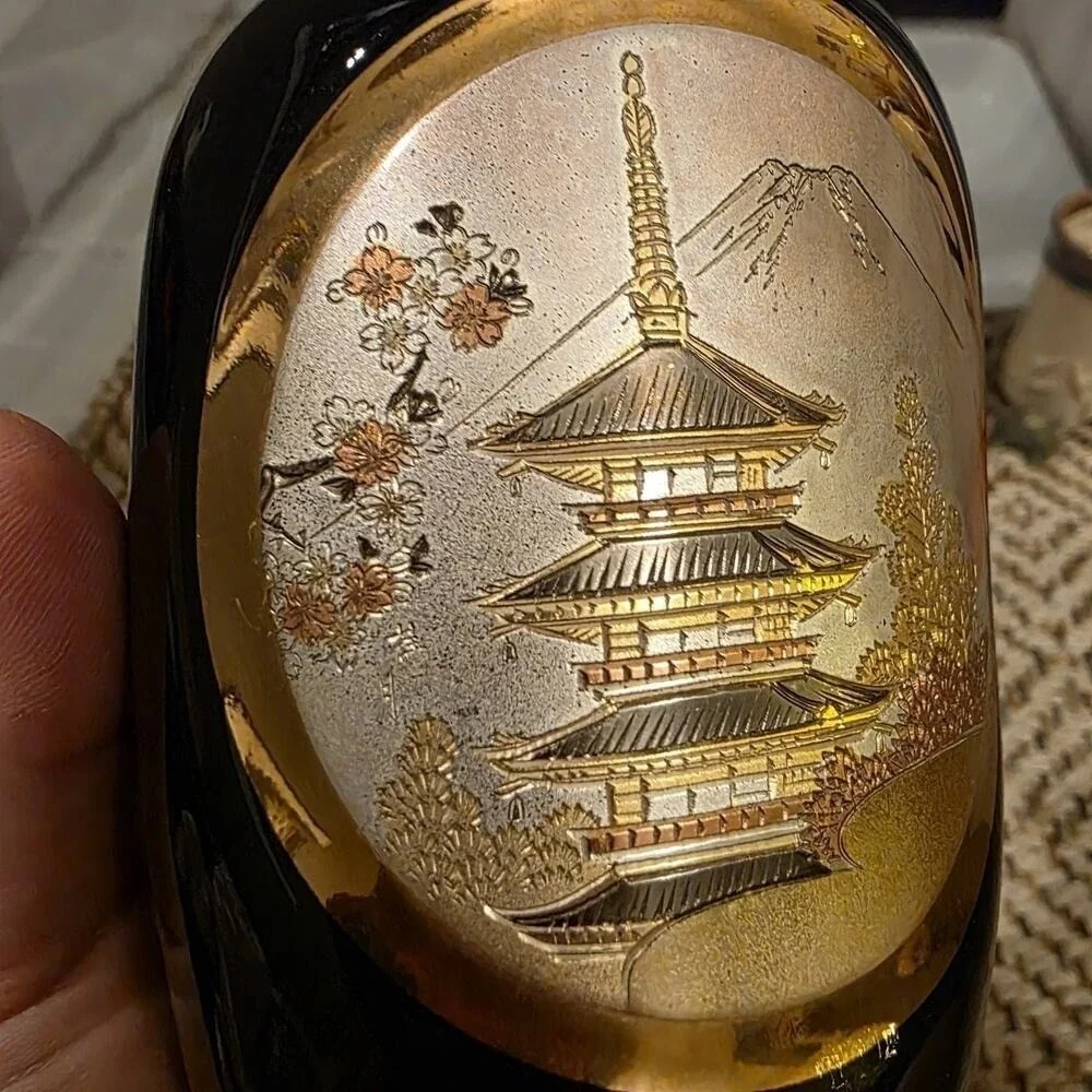 Art of Chokin 24K Gold Edged‎ Japanese Black Vase Pagoda Mount Fuji C1
